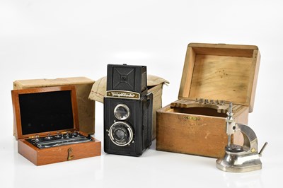 Lot 2221 - A small group of collectors' items comprising...