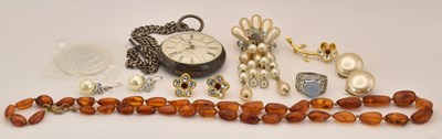 Lot 1544 - Various items of costume jewellery and...
