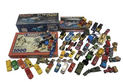 Lot 110 - A quantity of diecast and other toys, to...