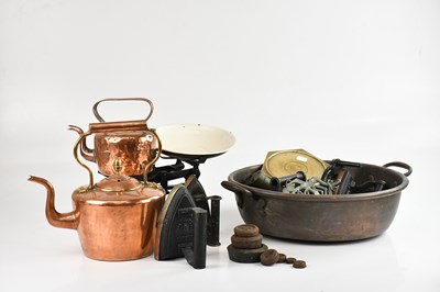 Lot 1297 - A collection of assorted metalware including a...
