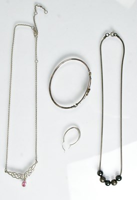 Lot 861 - A group of 925 silver jewellery, comprising a...