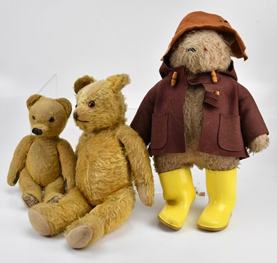 Lot 2053 - A gold plush teddy bear, possibly German, with...