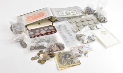 Lot 629 - A collection mixed British and world coins,...