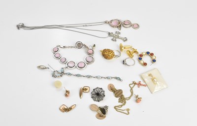 Lot 39 - A pair of 9ct gold extendable cufflinks,...