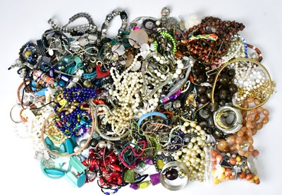 Lot 894 - A quantity of costume jewellery, to include a...