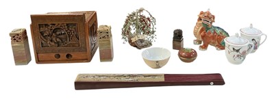 Lot 1048 - A large collection of assorted Oriental items,...