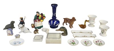 Lot 627 - A quantity of assorted sundry ceramics and...