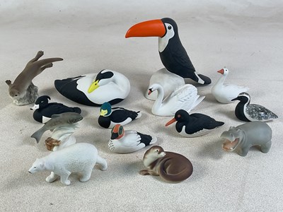 Lot 288 - HIGHBANK PORCELAIN; a quantity of birds and...