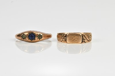 Lot 578 - A Victorian yellow metal mourning ring with...