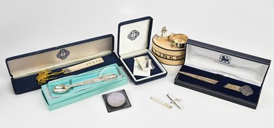 Lot 109 - A collection of contemporary hallmarked silver...