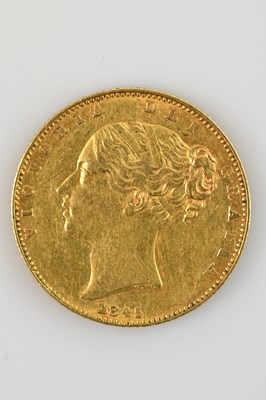 Lot 513 - A Victorian sovereign, 1845, shield back,...