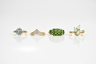 Lot 521 - Two 9ct yellow gold dress rings including a...