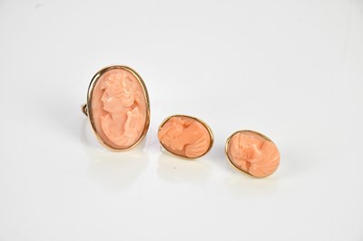 Lot 663 - A yellow metal and coral suite of jewellery...