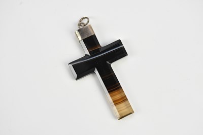 Lot 764 - An early 20th century Scottish agate cross...