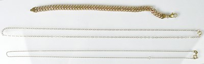 Lot 776 - A 9ct yellow gold double link chain bracelet,...