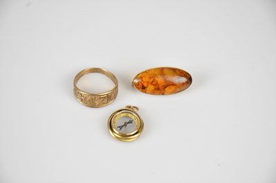Lot 478 - A 9ct gold Mispah ring, weight 4.3g, with a...