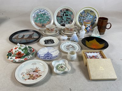 Lot 298 - POOLE POTTERY; a quantity of decorative items...