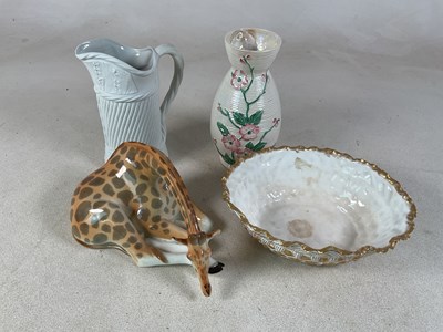 Lot 268 - A small group of ceramics, comprising a...