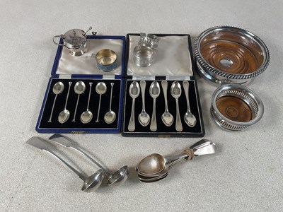 Lot 558 - HARMAN BROTHERS; an Elizabeth II hallmarked...