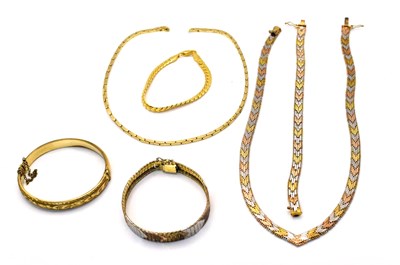 Lot 608 - A group of silver and gold patterned jewellery.