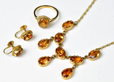 Lot 849 - A 9ct yellow gold chain necklace set with five...