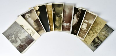 Lot 534 - A quantity of early 20th century postcards...