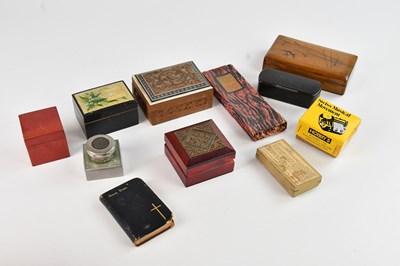 Lot 2263 - A small selection of collectors' items...