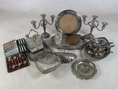 Lot 524 - A small amount of plated and other flatware,...