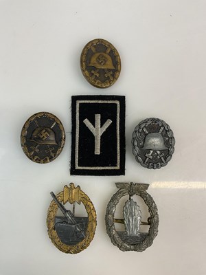 Lot 187 - German WWII Third Reich military badges,...