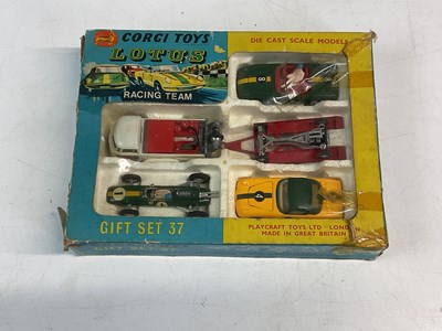 Lot 178 - CORGI TOYS; diecast vehicles gift set 37, boxed.