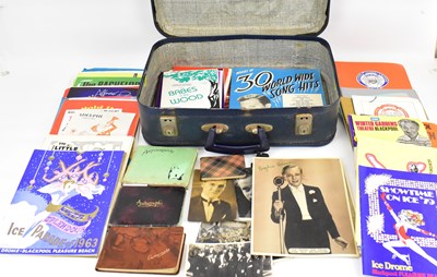 Lot 569 - A good quantity of vintage theatre autographs...
