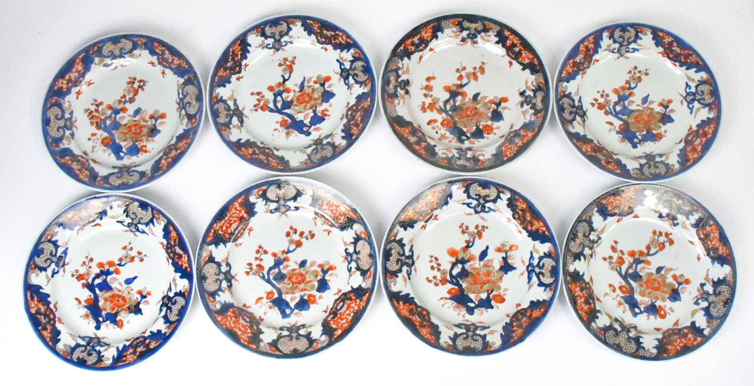 Lot 265 - Eight Chinese 18th century Export plates in...