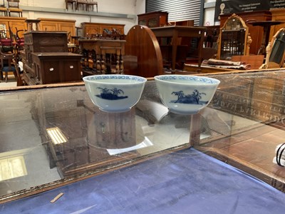 Lot 243 - A pair of Chinese Nanking Cargo blue and white...