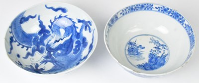 Lot 254 - An 18th/19th century Chinese blue and white...