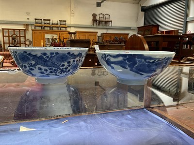 Lot 254 - An 18th/19th century Chinese blue and white...