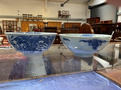 Lot 254 - An 18th/19th century Chinese blue and white...
