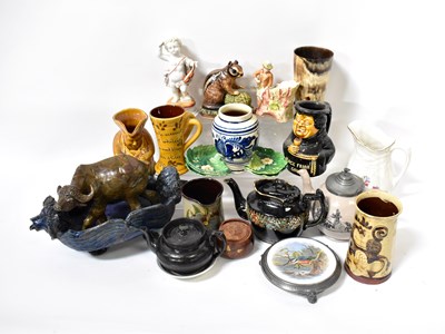 Lot 620 - A group of early/mid-20th century ceramics to...