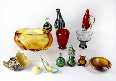 Lot 703 - A quantity of early/mid-20th century glassware...