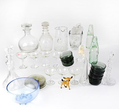 Lot 697 - A quantity of 19th and 20th century glassware...