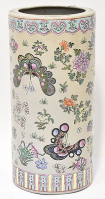 Lot 178 - A 20th century Chinese Famille Rose ceramic...