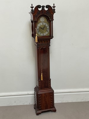 Lot 305 - A fine quality Georgian style carved mahogany...