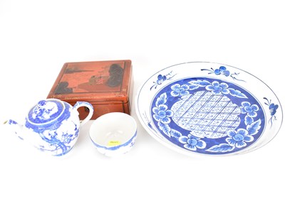 Lot 507 - A large 20th century Japanese porcelain bowl...