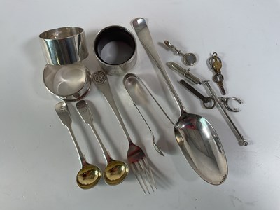 Lot 537 - A small quantity of hallmarked silver items to...