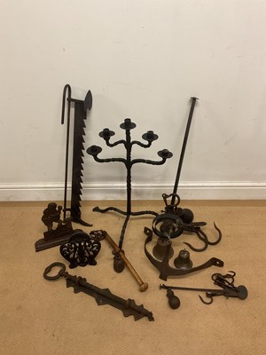 Lot 643 - A small quantity of metal ware, to include a...