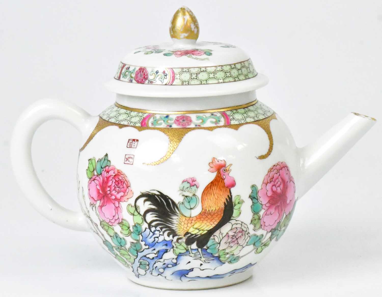 Lot 246 - A Chinese Chenlung Famille Rose teapot painted...