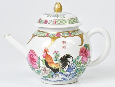 Lot 246 - A Chinese Chenlung Famille Rose teapot painted...