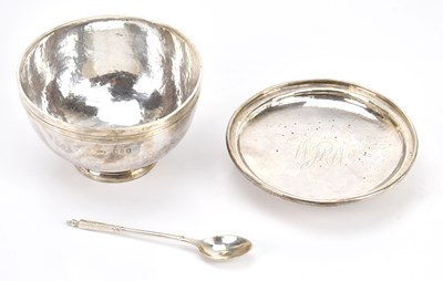 Lot 67 - A hallmarked silver planished silver bowl and...