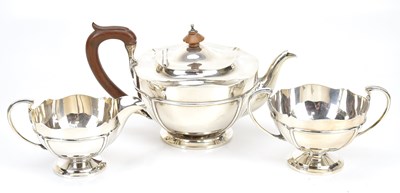 Lot 485 - OLDFIELD LTD; a George V hallmarked silver...