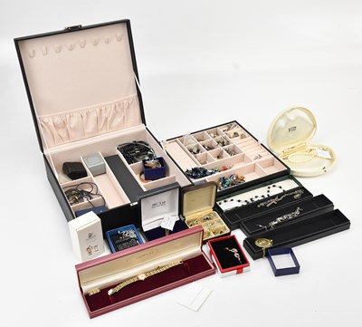 Lot 668 - A collection of assorted costume jewellery...