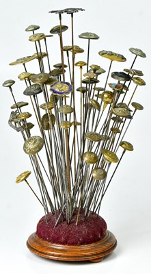 Lot 289 - A collection of approximately sixty military...